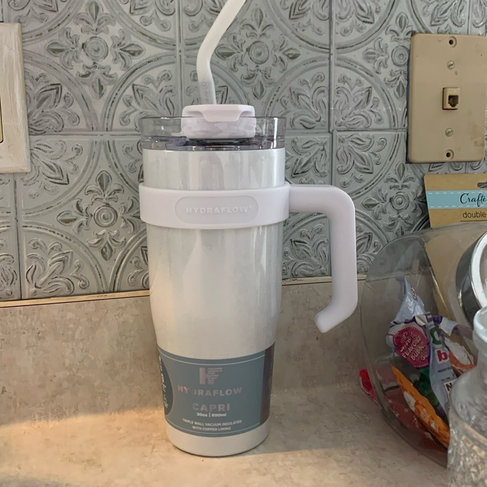 Hydraflow Capri 30oz travel tumbler with straw